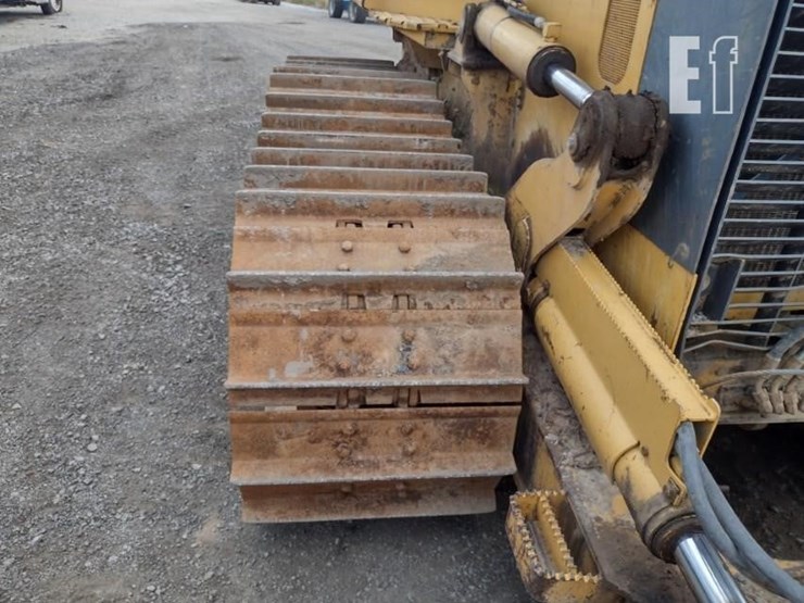 2006-deere-700j-lt-image-39