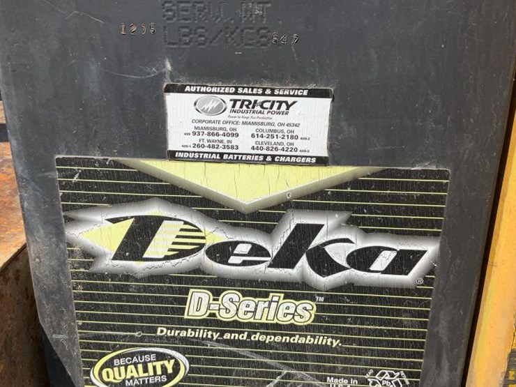 #1352-•-clark-electric-towmotor-image-10