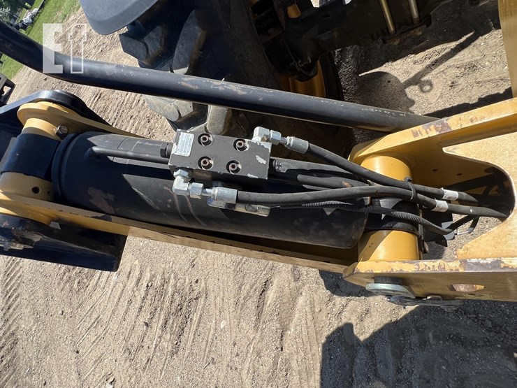 caterpillar-th514-image-9