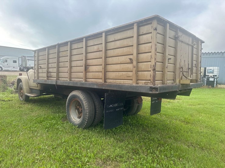 1971-international-loadstar-image-2