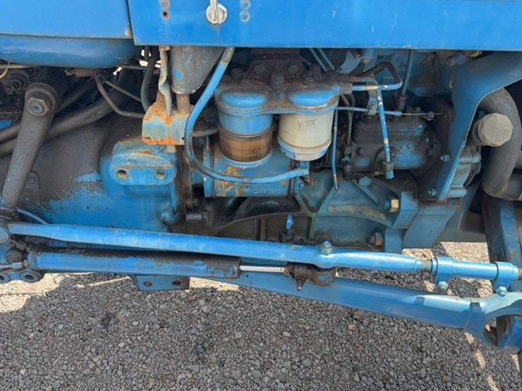 ford-2910-image-8