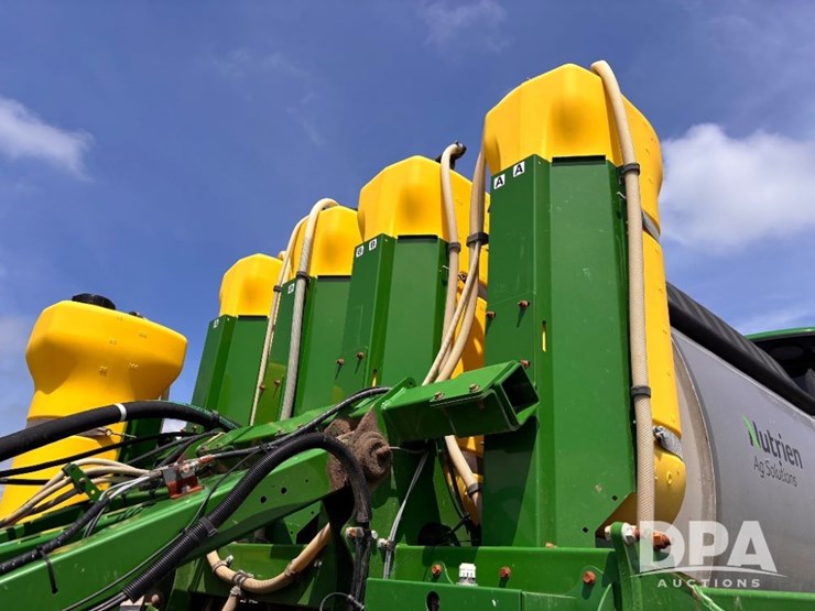 2017-john-deere-r4045-image-69