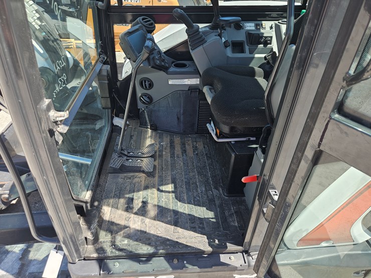 2021-bobcat-e88-image-11