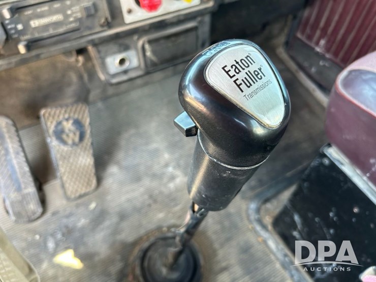 1995-kenworth-t600-image-41