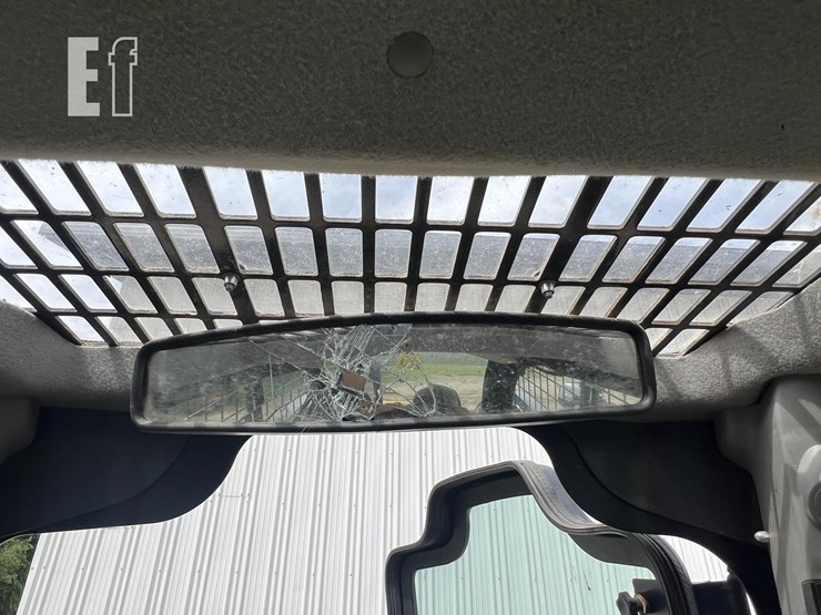 2017-new-holland-l228-image-10