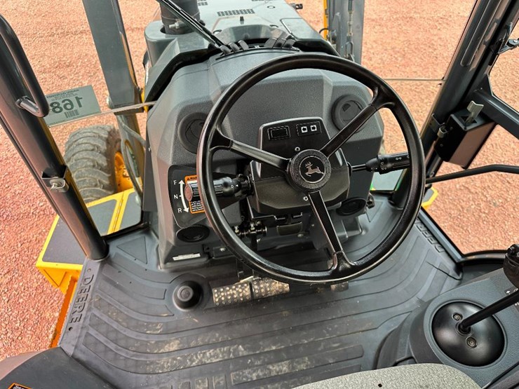 2018-deere-310sl-image-56