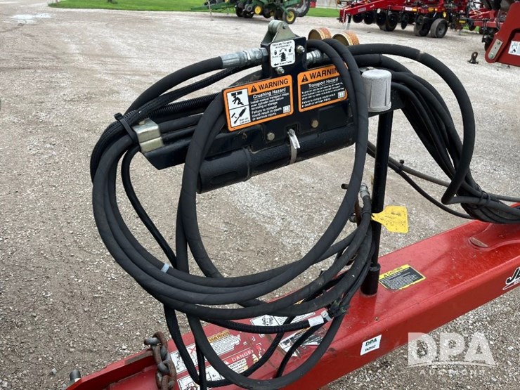 2016-caseih-940-nh3-tool-bar-(jn2532,-unit-561)-image-15
