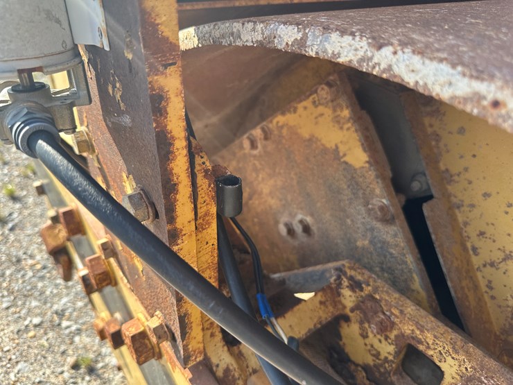 caterpillar-cb-434-image-14