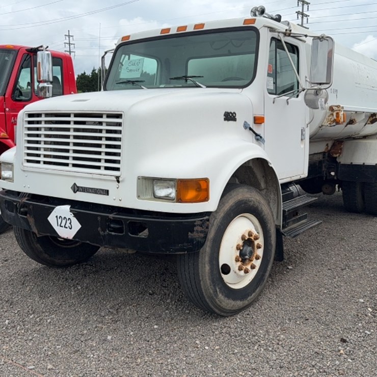 1998 INTERNATIONAL 4900