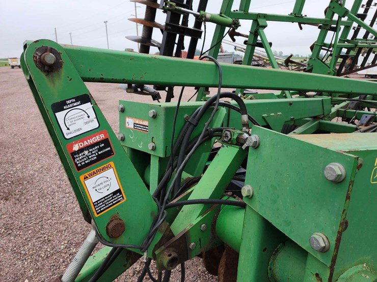 john-deere-726-image-12