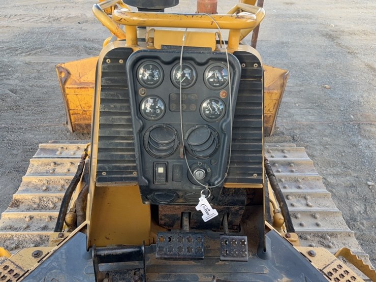 caterpillar-d3g-image-15
