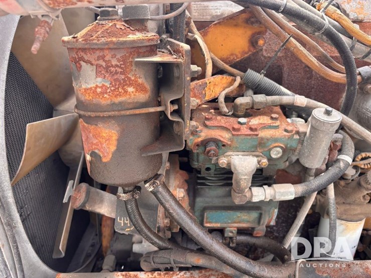 2000-peterbilt-379-image-68