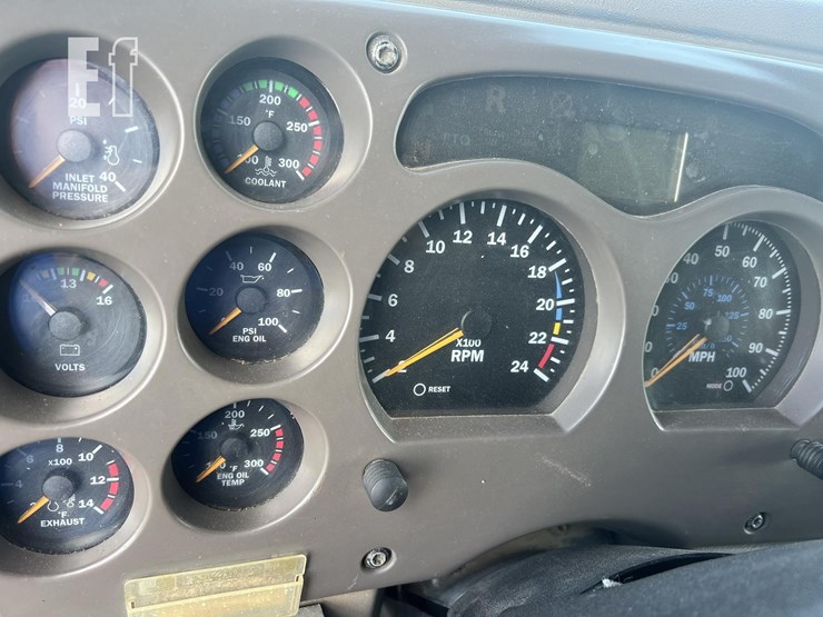2007-mack-vision-cx613-image-26