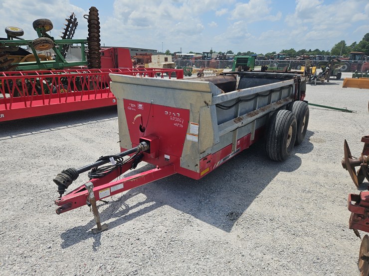 massey-ferguson-3743-image-11