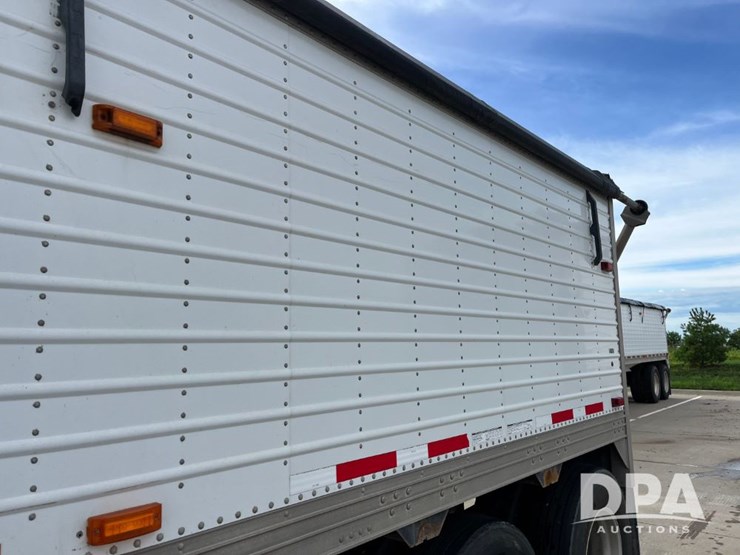 2015-timpte-grain-trailer-image-37