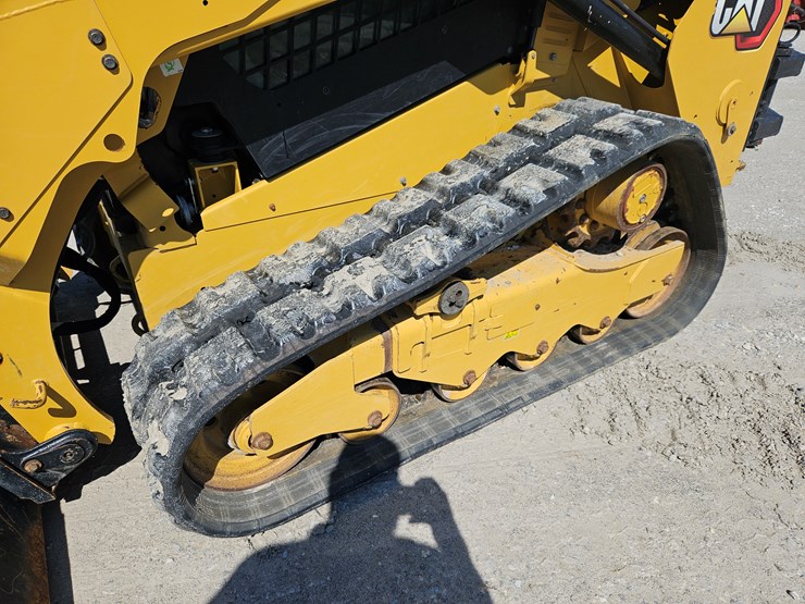 2019-caterpillar-259d3-image-14