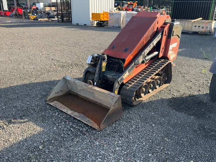ditch-witch-sk750-image-1