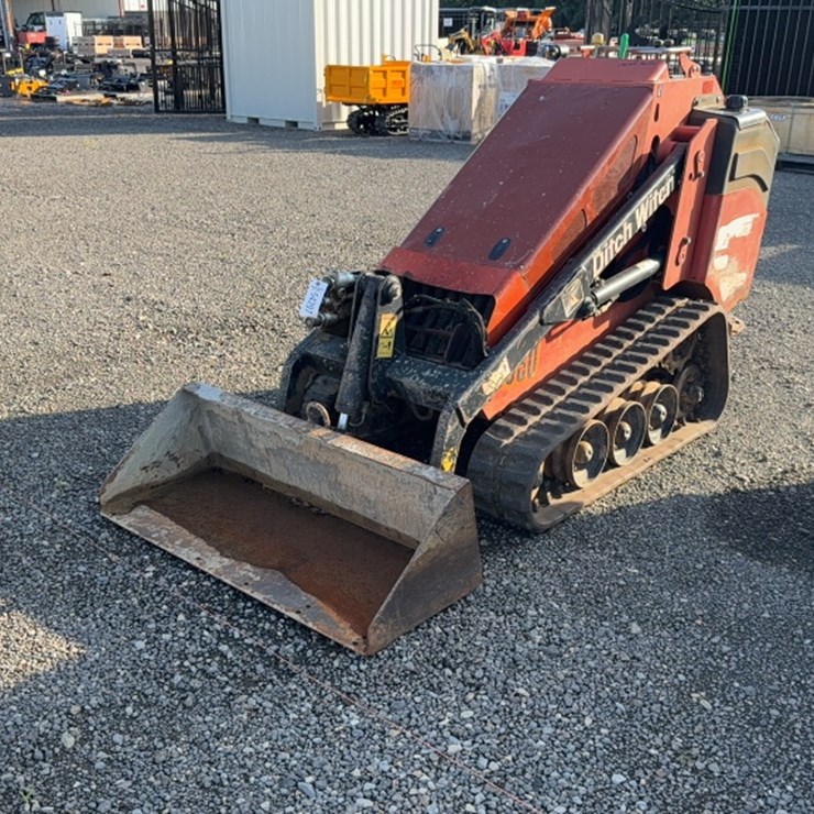 DITCH WITCH SK750