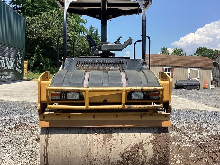 2019-caterpillar-cb8-image-7