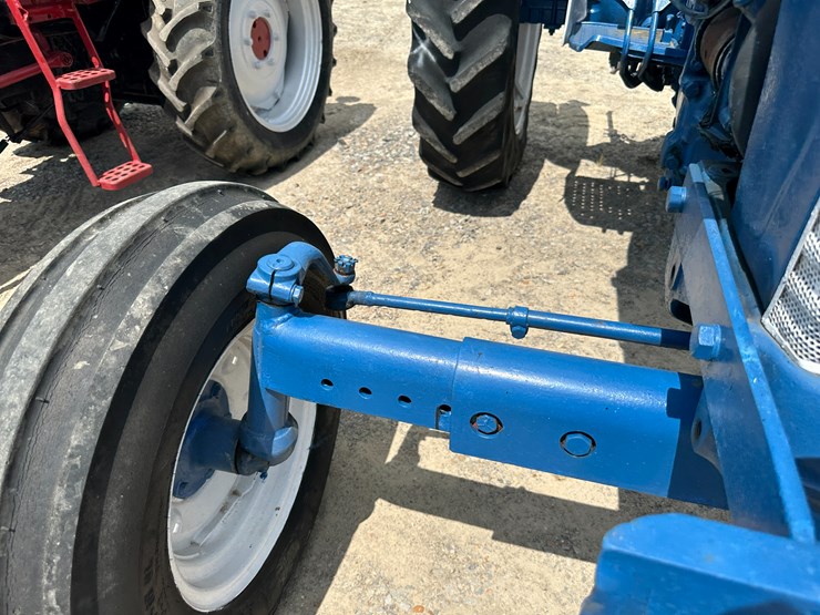 ford-4000-image-14