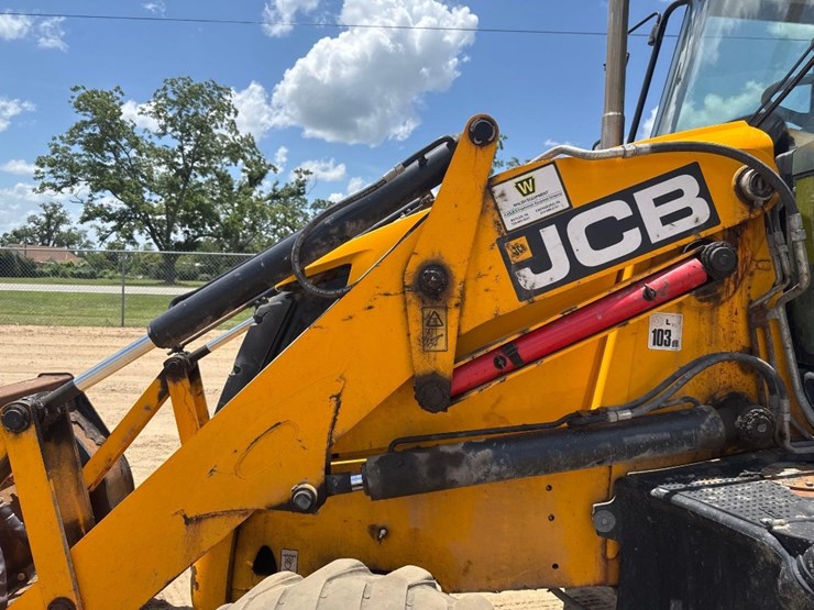 2017-jcb-3cx-image-19