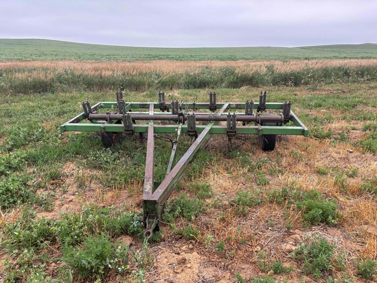 john-deere-100-image-1