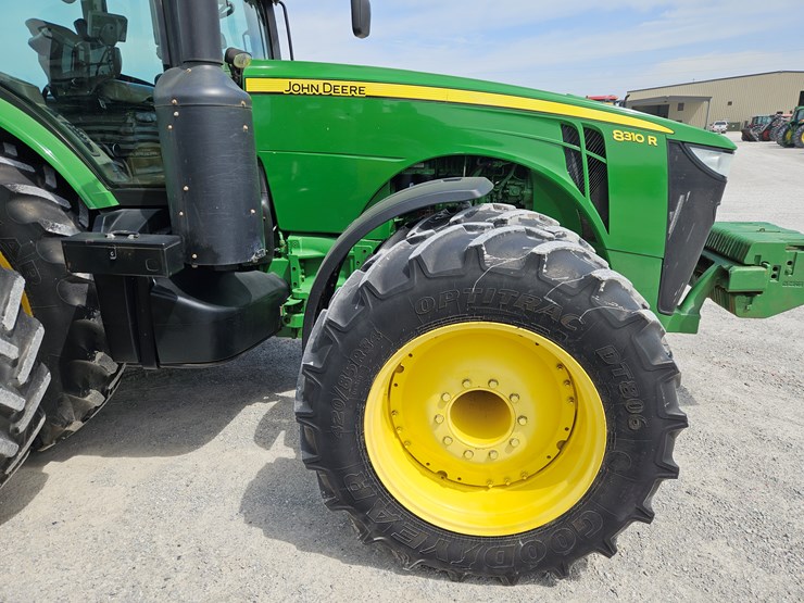 2013-john-deere-8310r-image-4