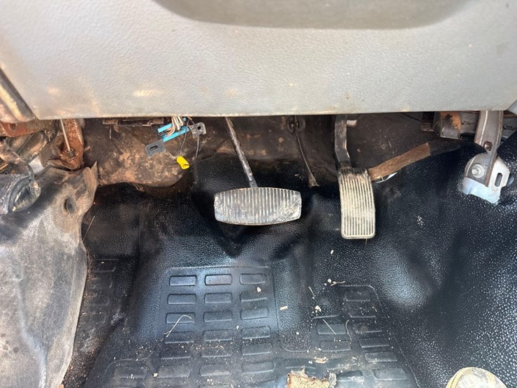 2016-ford-f350-xl-image-32