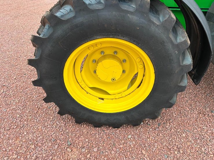 2014-john-deere-6115m-image-15