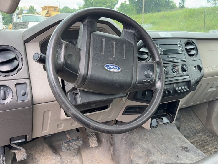 2010-ford-f450-image-18