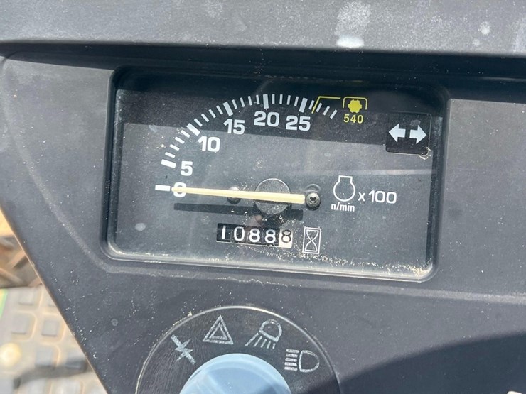 john-deere-4100-image-29
