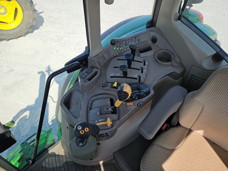 2022-john-deere-6130m-image-11