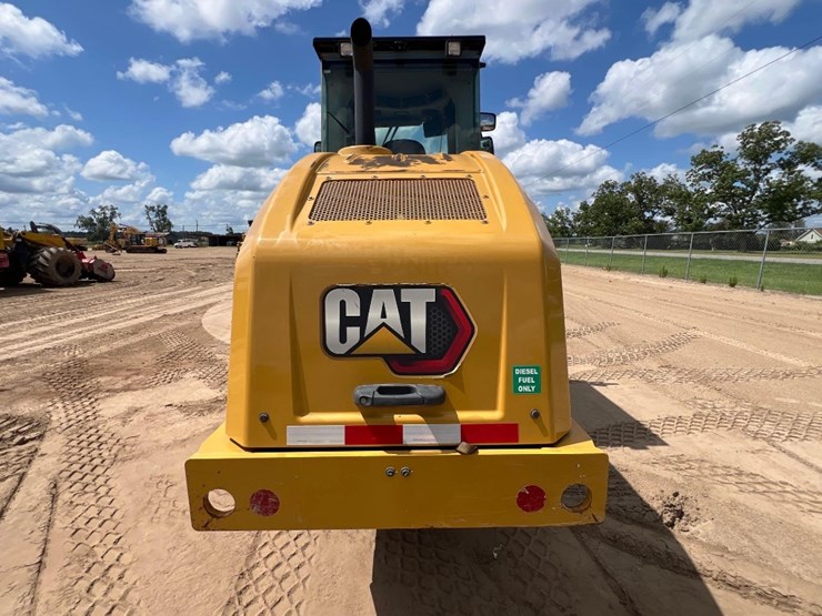 2022-caterpillar-cs44b-image-3