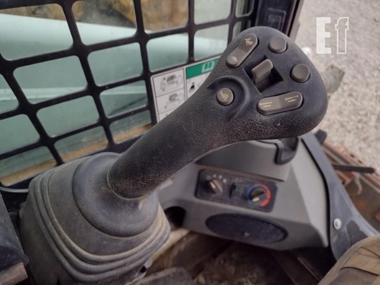 2021-bobcat-t450-image-11