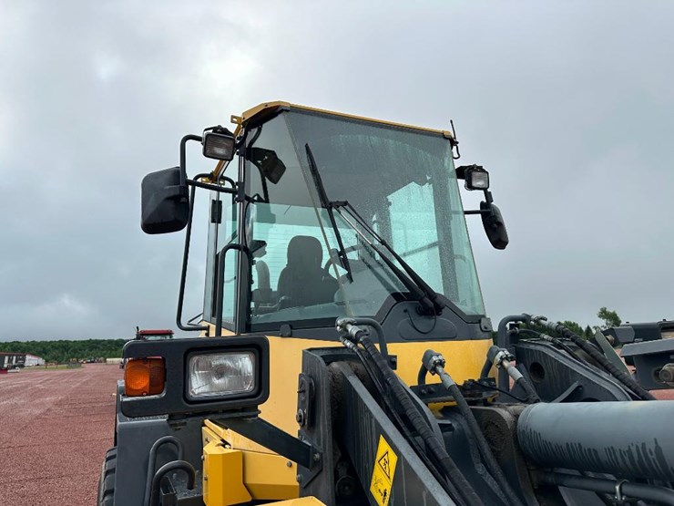 2013-komatsu-wa200pz-6-image-13