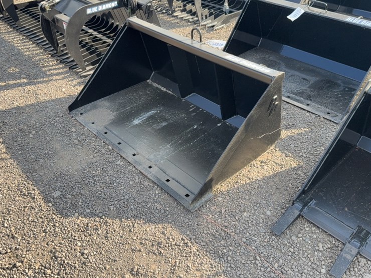 #2077-•-blue-diamond-48"-mini-skid-steer-smooth-bucket-image-2
