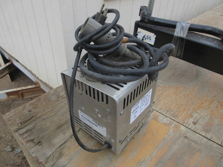 club-car-power-drive-3-electric-cart-charger-image-4