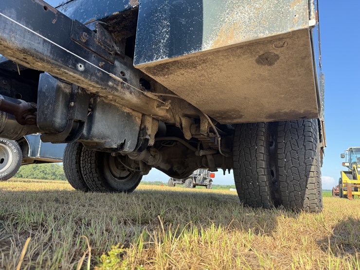 2015-ford-f350-xl-image-9