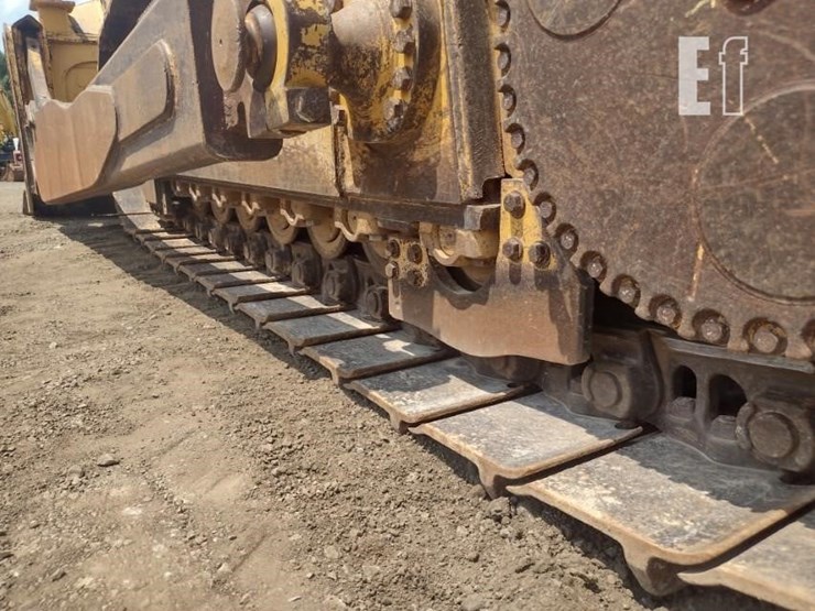 2011-deere-850k-image-24