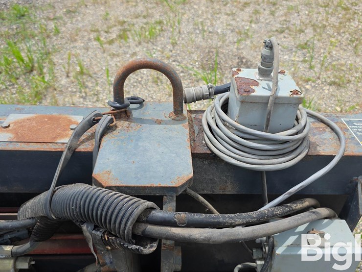 h-r-manufacturing-cat-3-w-navigation-system-image-19