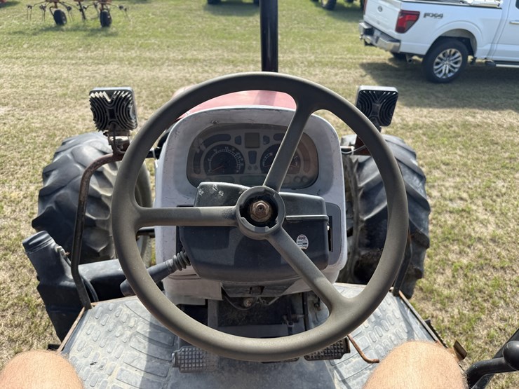 case-ih-farmall-105u-image-12