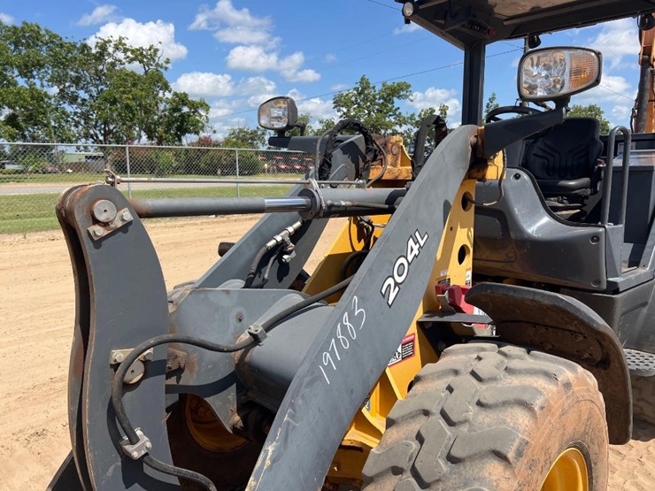2018-deere-204l-image-16