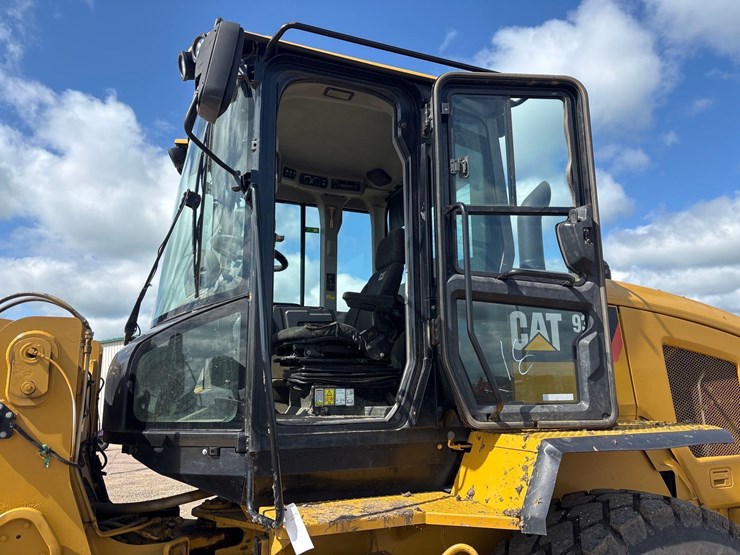 2012-caterpillar-930-image-29
