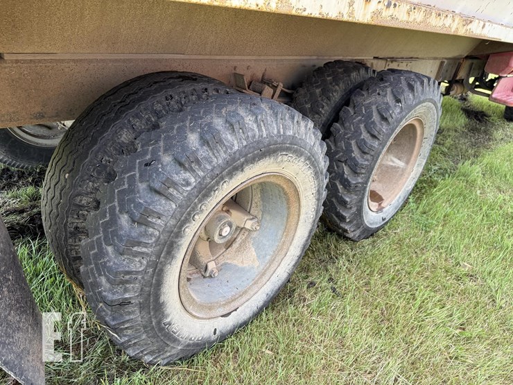1975-ford-f750-image-9