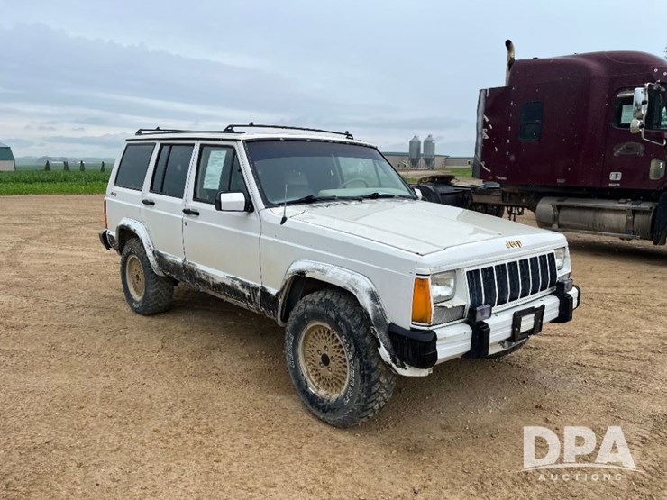 1990-jeep-cherokee-limited-image-5