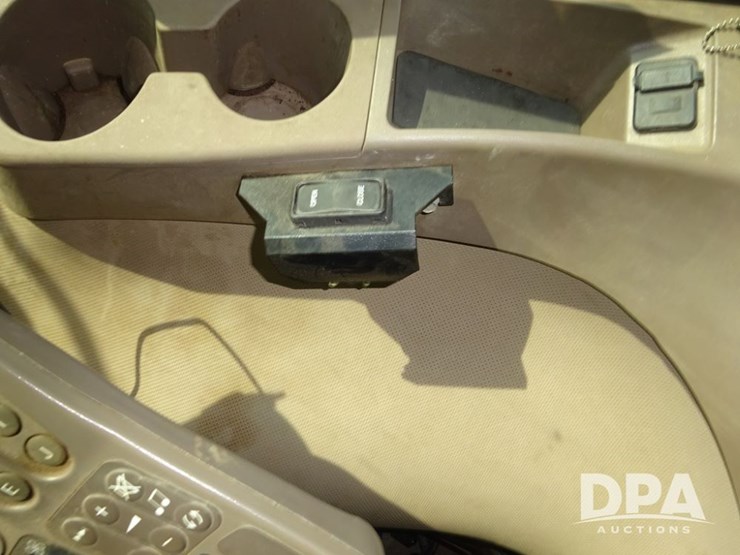 2016-john-deere-r4045-image-95