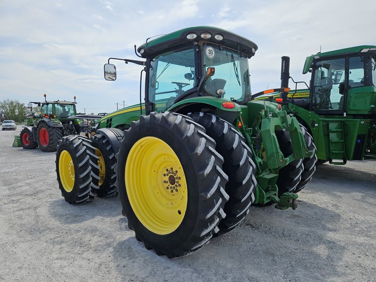 2013-john-deere-8310r-image-14