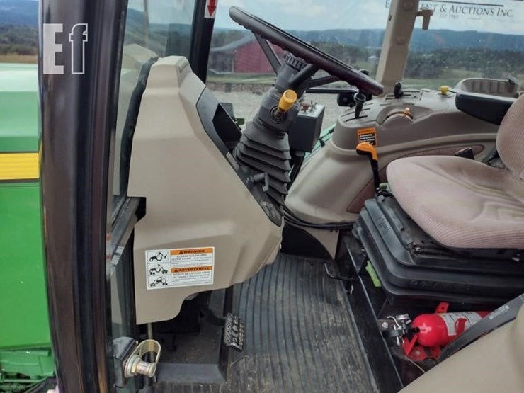 2015-john-deere-6105d-image-14