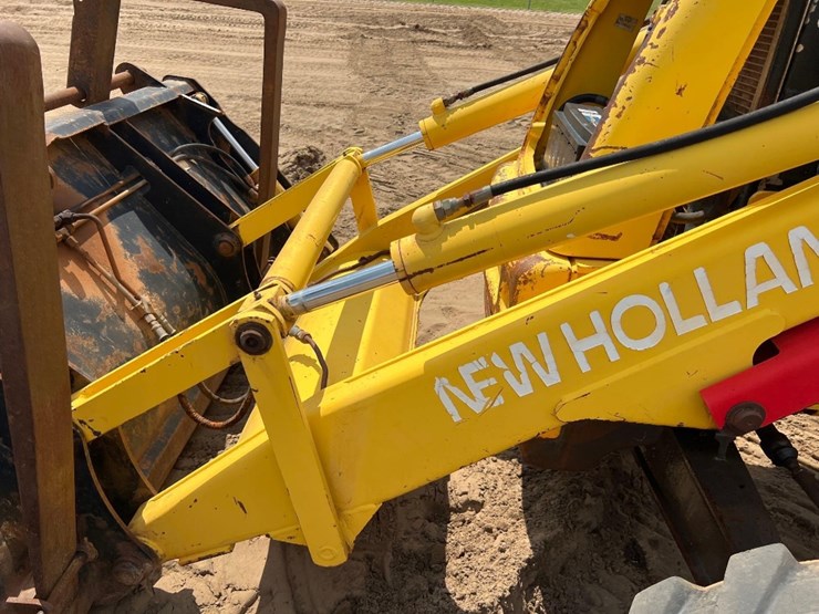new-holland-lb75b-image-22