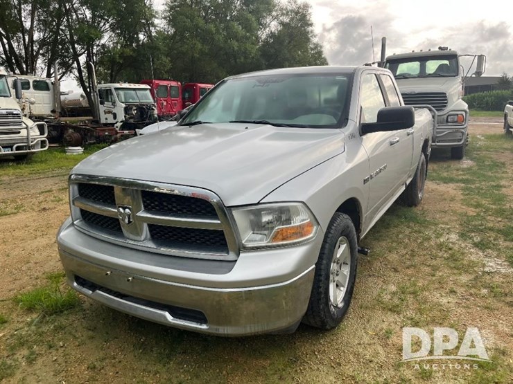 2012-dodge-ram-1500-image-2